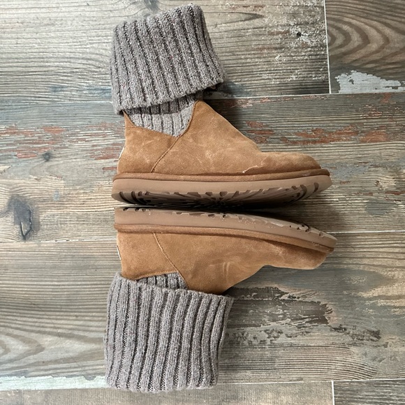 UGG Cambridge Cable Knit Fold Over - Picture 9 of 12